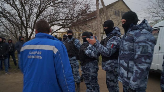 Масові обшуки у будинках кримських татар, Сімферопольський район, 27 березня 2019 року / Фото: «Кримська солідарність».