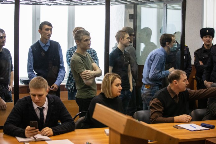 Михаил Кульков, Арман Сагынбаев, Андрей Чернов, Илья Шакурский, Дмитрий Пчелинцев и Василий Куксов. Фото: Давид Френкель / Медиазона