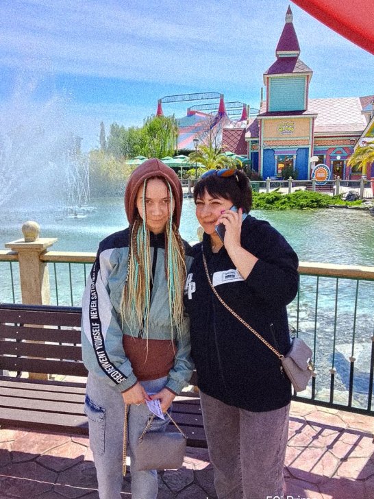 Masha Moskaleva with her mother, Spring 2023 / Photo: Olga Sitchikhina’s social media