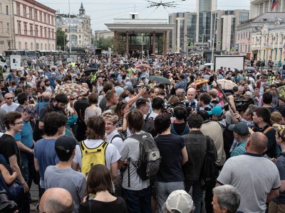 Акции против политических репрессий и полицейского произвола. Онлайн