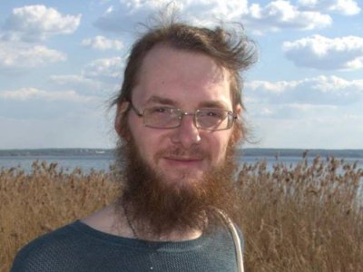 «Что, бегать за каждым и представляться?»