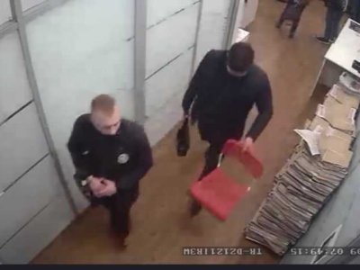 За деньги Ходорковского: почему у политических активистов проходят обыски по «делу ЮКОСа»