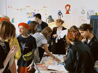 Происходит что-то «антироссийское». Рассказываем о событиях вокруг «Открытого пространства»