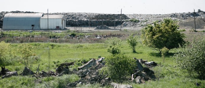 «You can kill us, you can run us over». One village with protest history against corruption and pollution